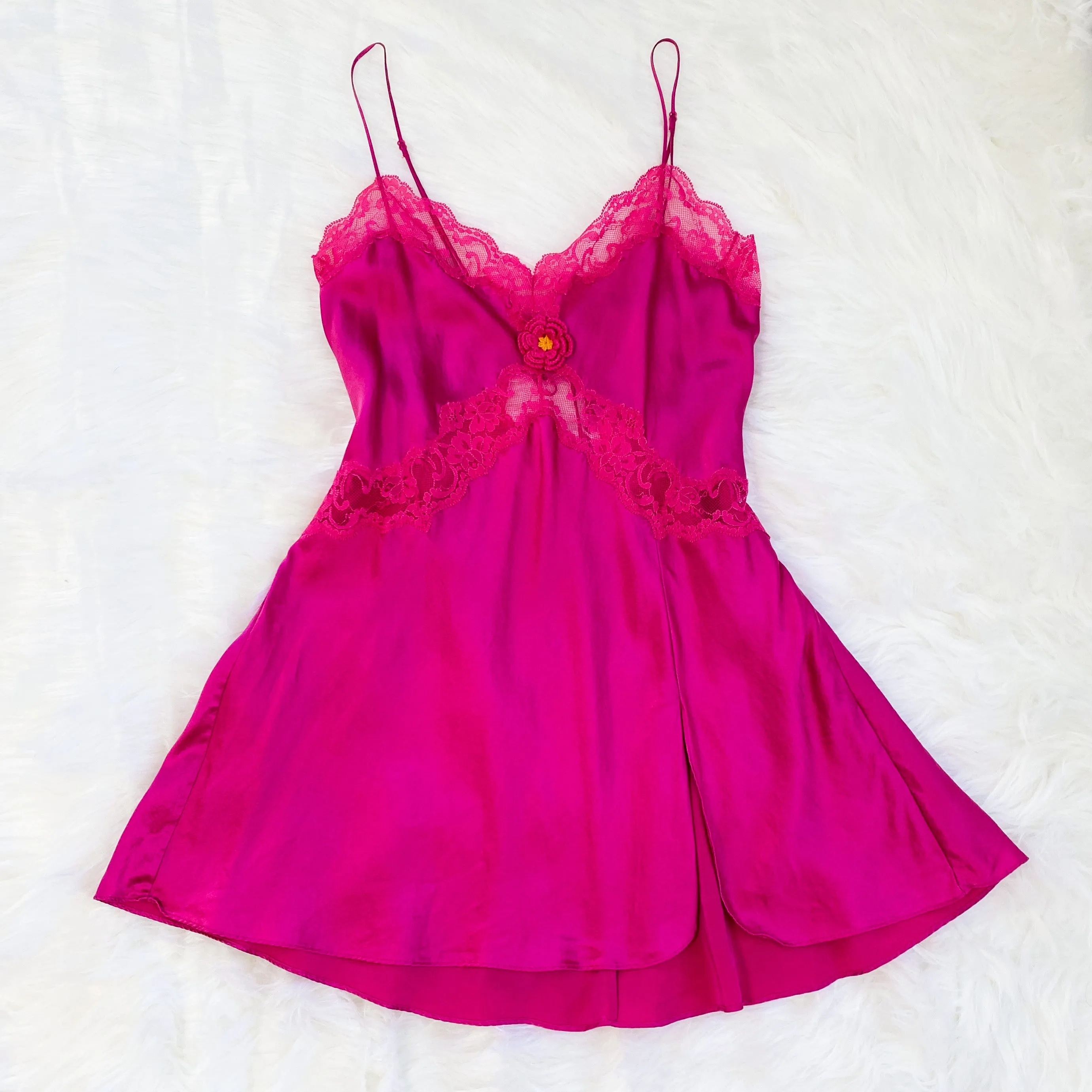 2003 VS Silk Rosette Slip (M)