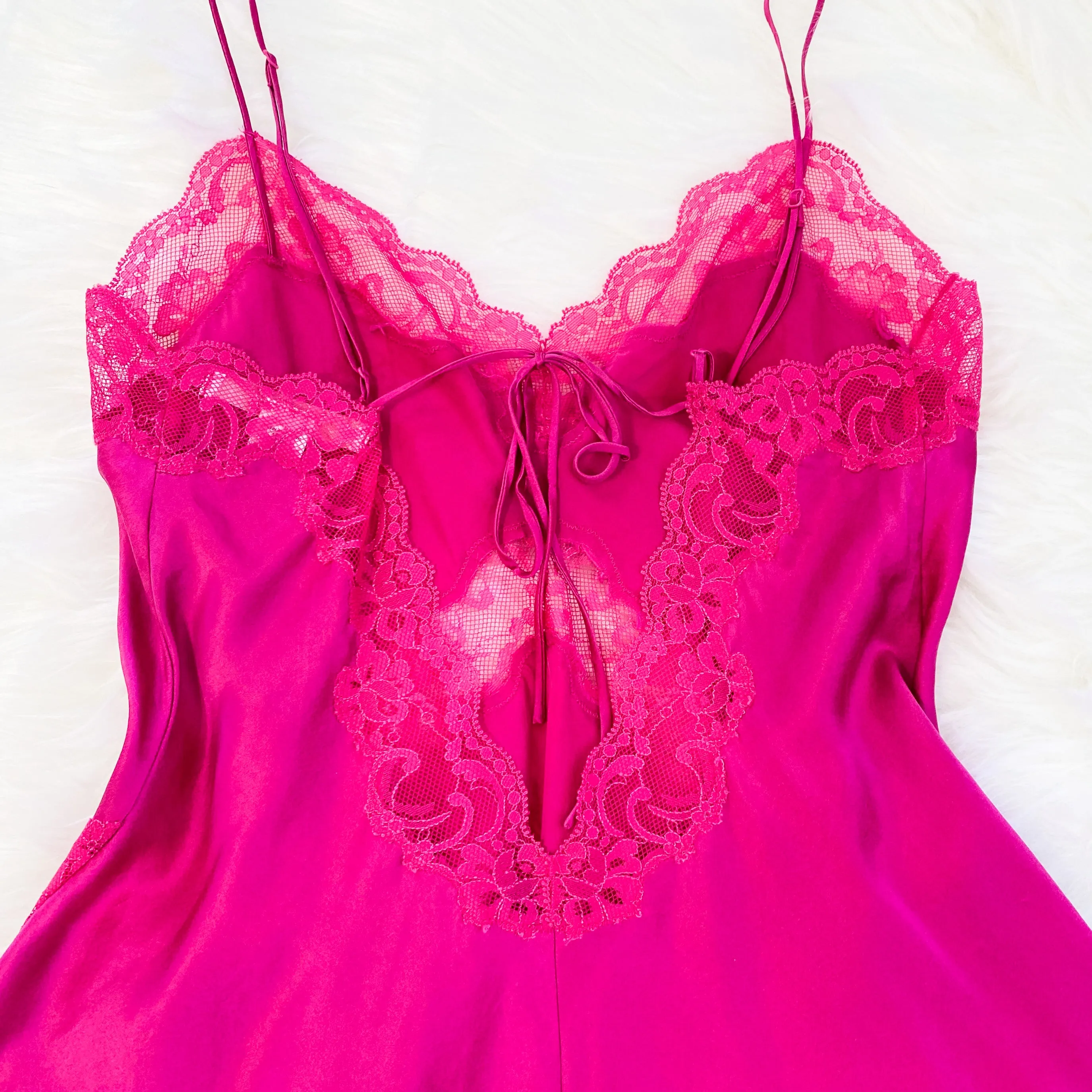 2003 VS Silk Rosette Slip (M)