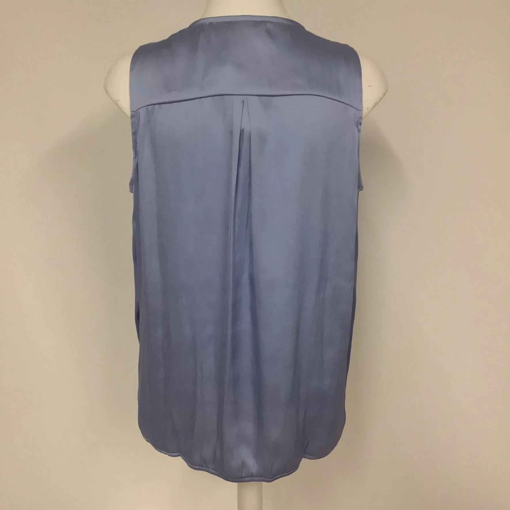 BNWT H&M Mama Nursing Blue Sleeveless V Neck Blouse Size M