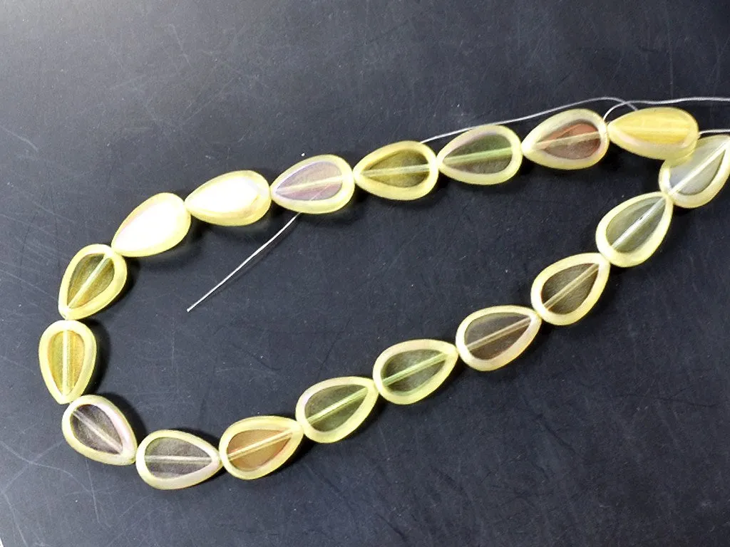 Light Yellow Leaf Glass Pearls