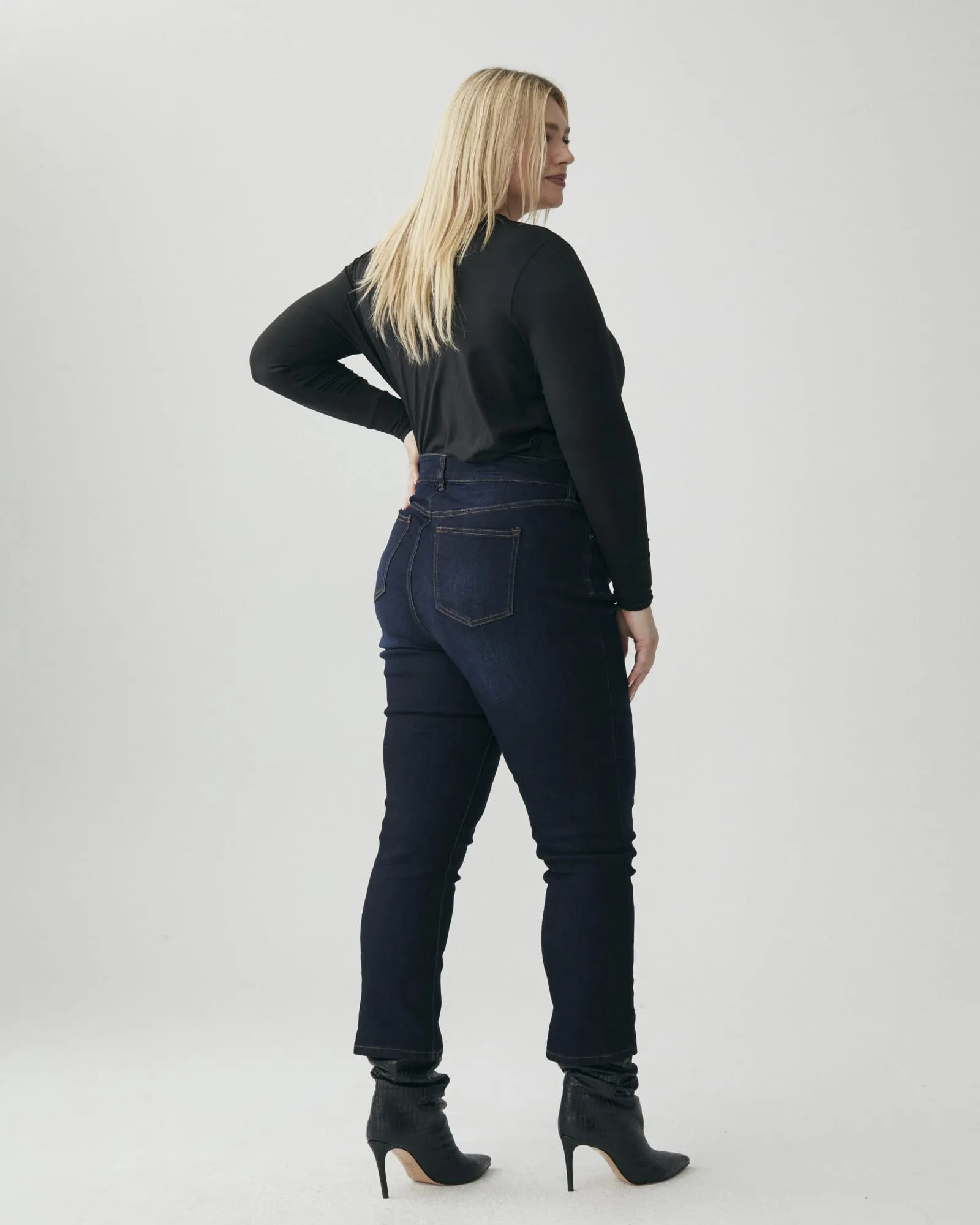 Maci Featherweight Long Sleeve Top | Black