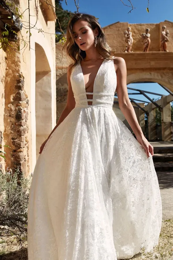Promfast Rustic Lace Wedding Dress V neck Backless Wedding Dress for Sale PFW0553