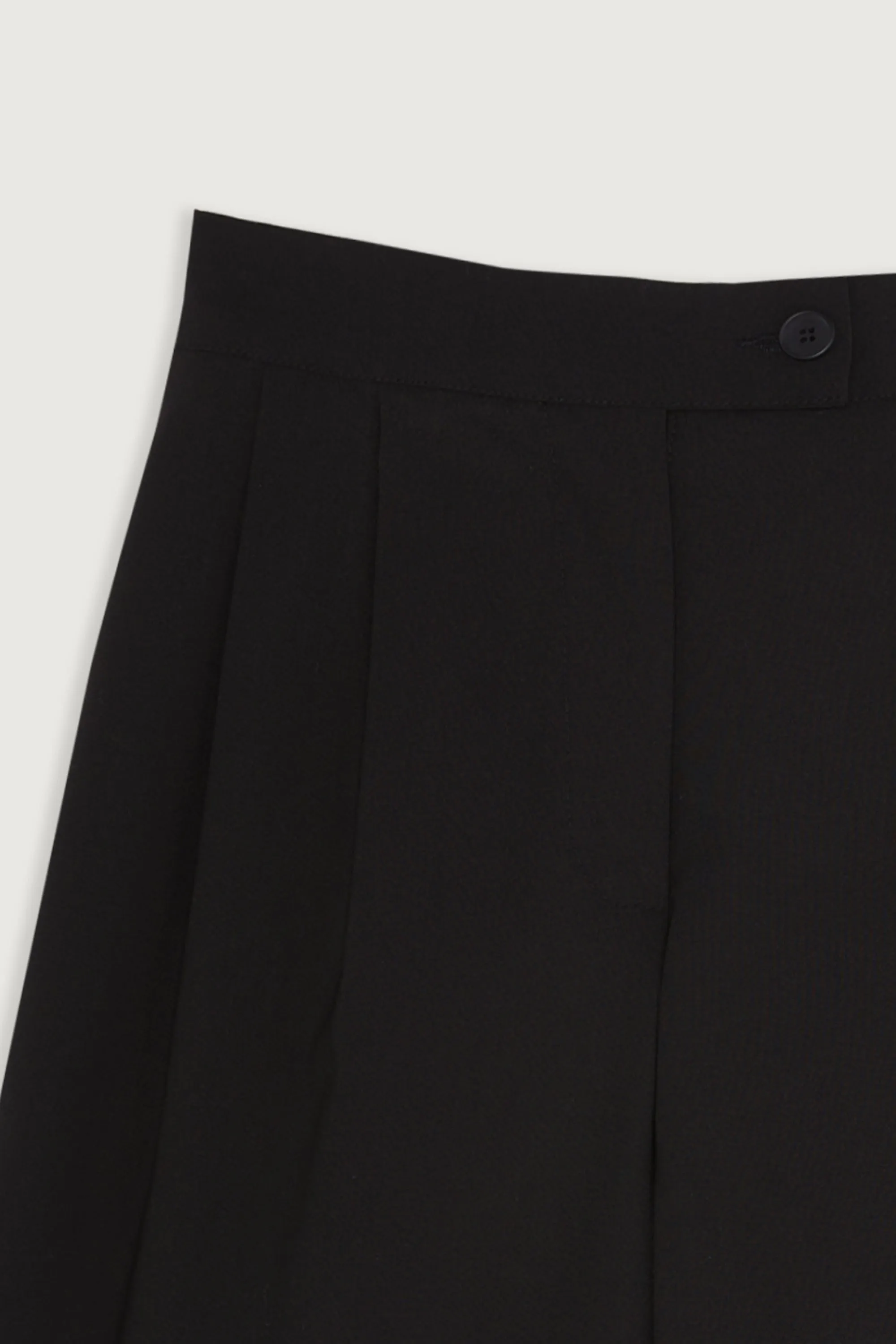 SUIT SHORT
